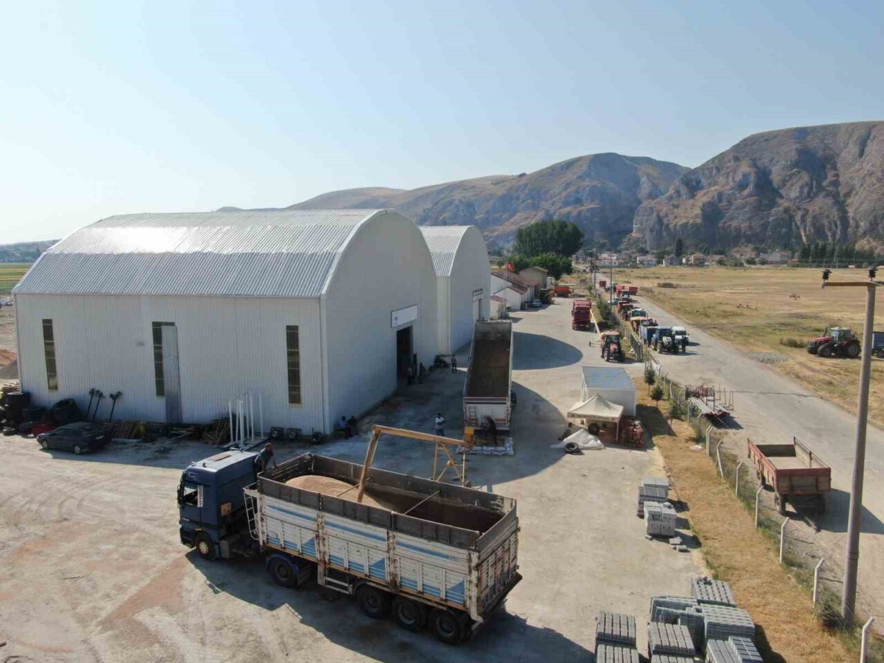 Geçtiğimiz yıl İnönü Belediyesi’nin girişimleriyle faaliyete geçirilen Toprak Mahsulleri Ofisi