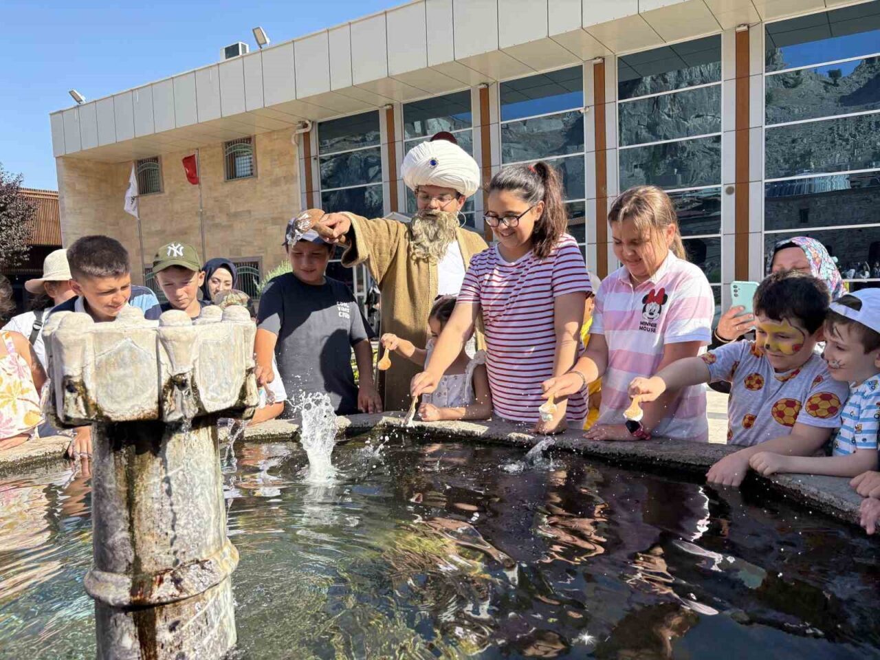 Tokat Belediyesi’nin “Nasreddin Hoca ile Bir Gün” etkinliği, çocuklara hem