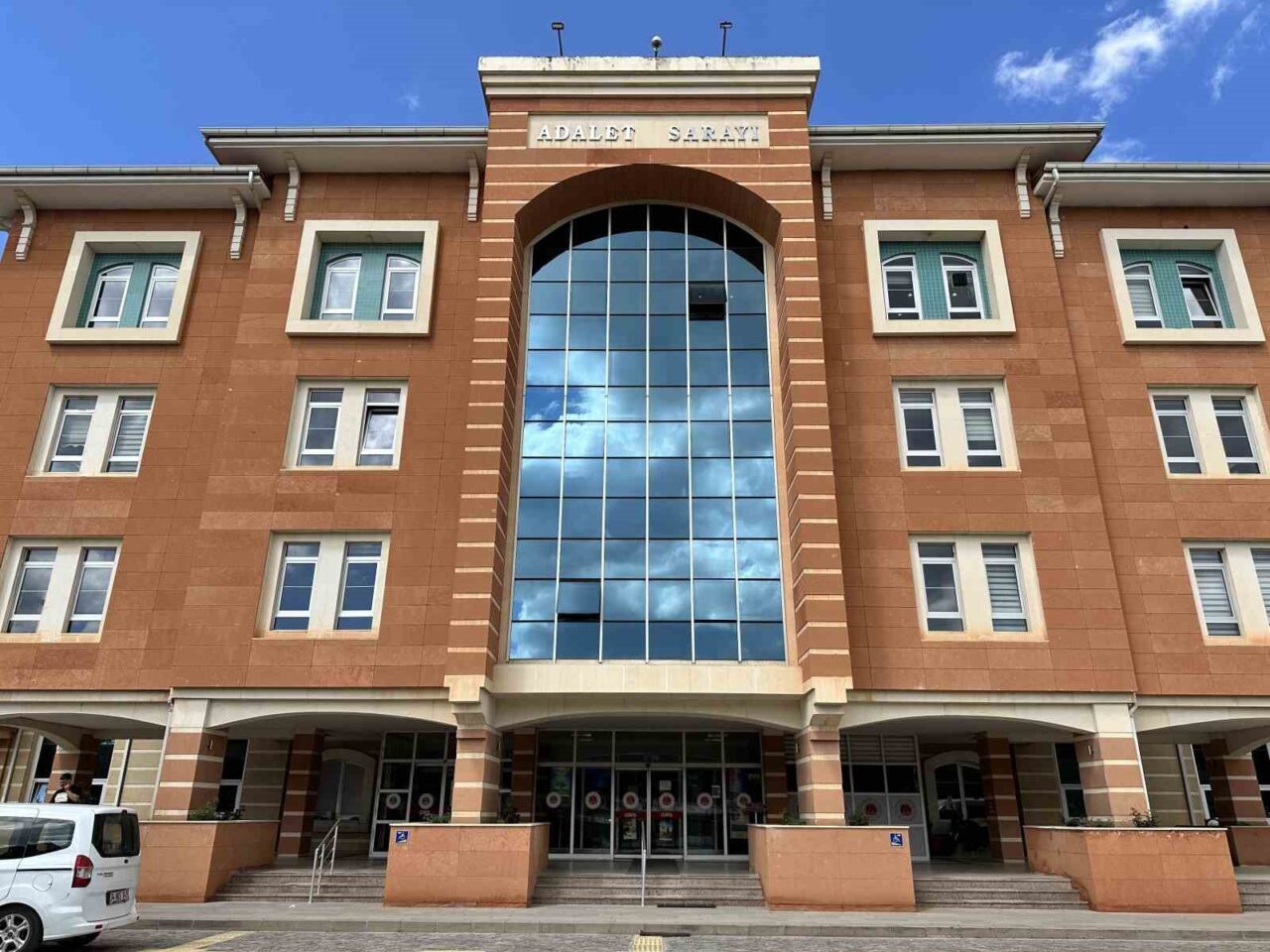 Kastamonu’nun Taşköprü ilçesinde arazi anlaşmazlığı sebebiyle çıkan tartışmada torununu bıçaklayarak