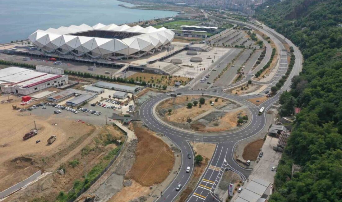 Ulaştırma ve Altyapı Bakanı Abdulkadir Uraloğlu, Trabzon Şehir Hastanesi’ne ve