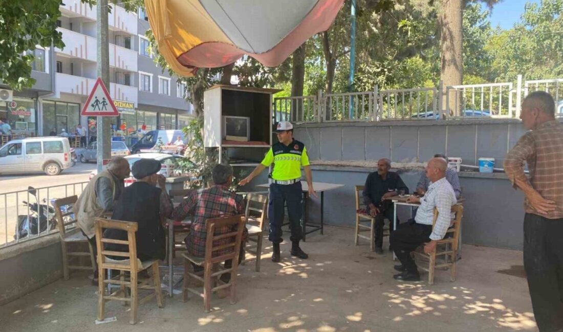 Gaziantep’te Jandarma ekipleri tarafından 170 traktör sürücüsüne “sarı ikaz lambası