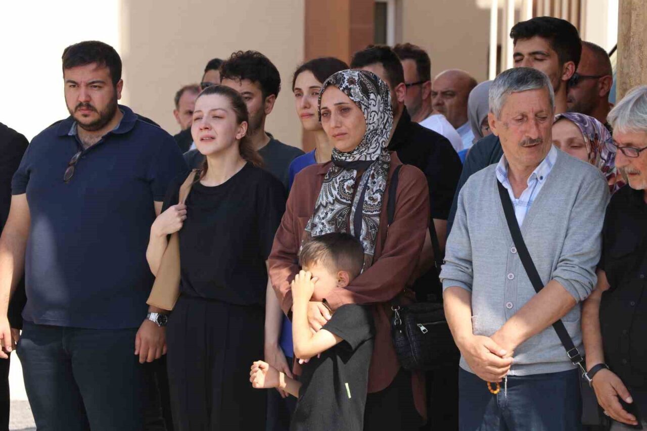 Sivas’ta meydana gelen trafik kazasında hayatını kaybeden eski Bitlis Valisi