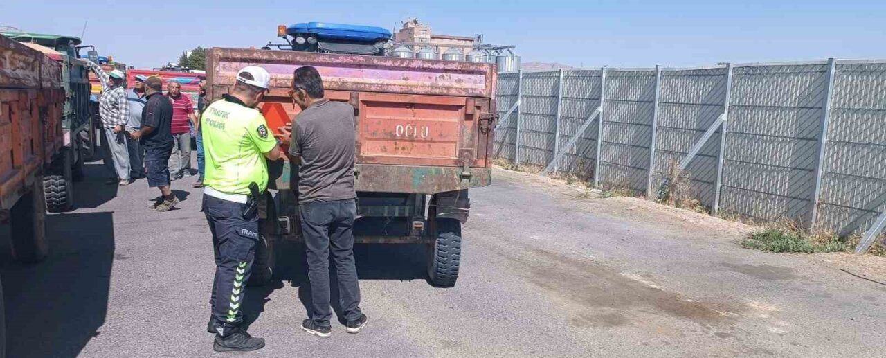 KIRŞEHİR (İHA) – Kırşehir’de hasat döneminde traktörlerin karıştığı kazaların önlenmesi
