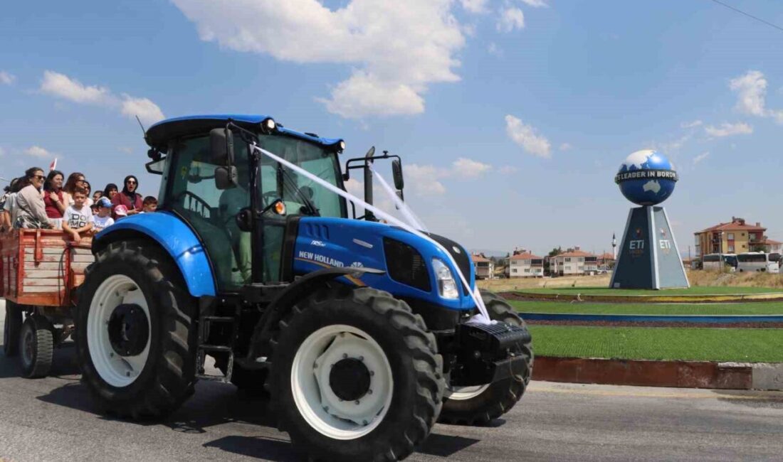 Eskişehir’in Seyitgazi ilçesi Kırka mahallesi halkı minik Eymen’in sünnet düğünü