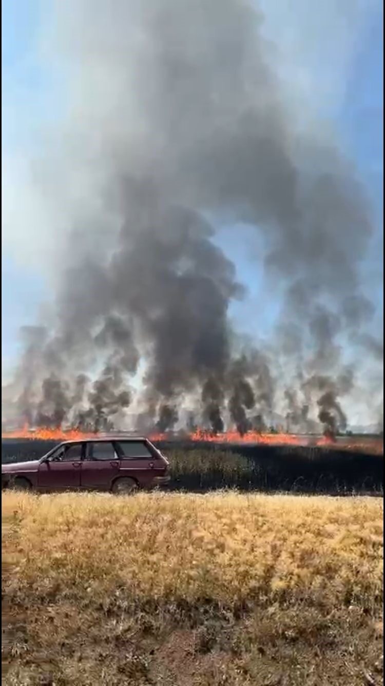 Burdur’un Karamanlı ilçesinde traktör kepçesinin elektrik tellerine temas etmesi sonucu