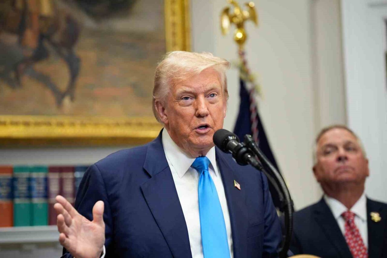 ABD Başkanı Donald Trump, eski Temsilciler Meclisi Başkanı Pelosi’nin borsadaki