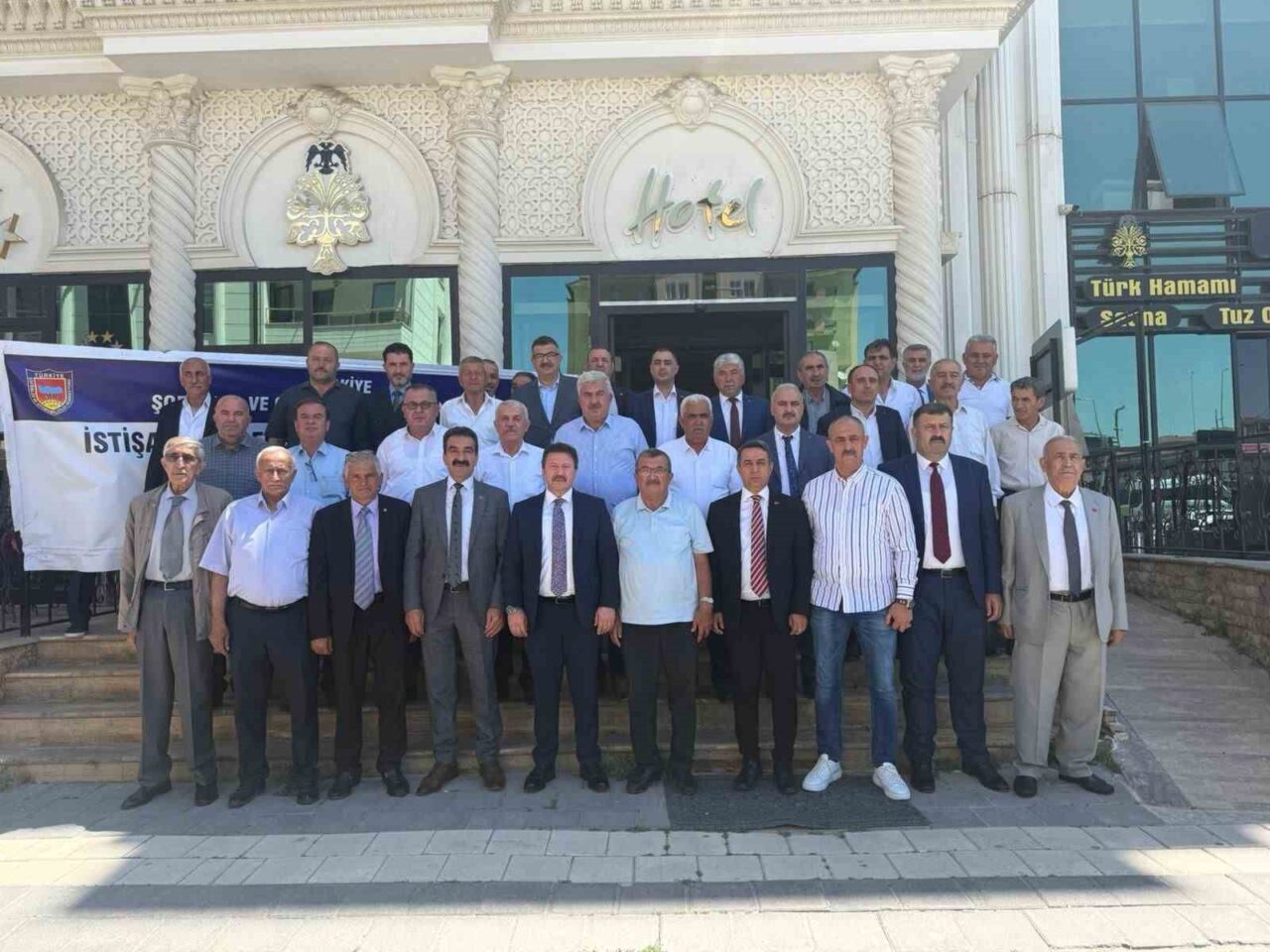 Türkiye Şoförler ve Otomobilciler Federasyonu (TŞOF) Genel Başkanı Mehmet Yiğiner;