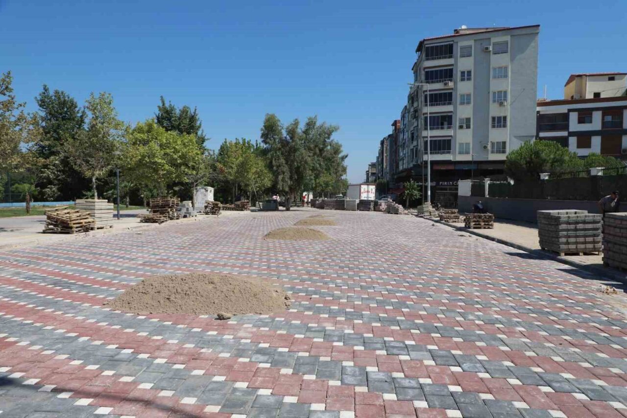 Turgutlu Belediye Başkan Yardımcısı Ali Rıza Kıran, asfaltlama ve yol