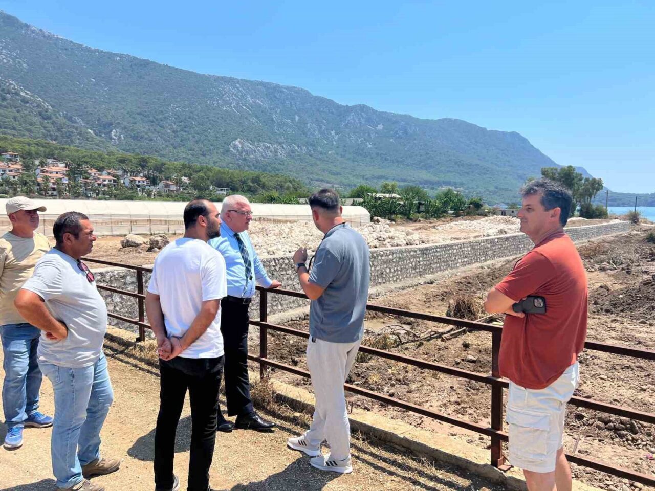 Kumluca Kaymakamı Bahadır Güneş, ilçeye bağlı Mavikent Mahallesi Karaöz mevkiindeki