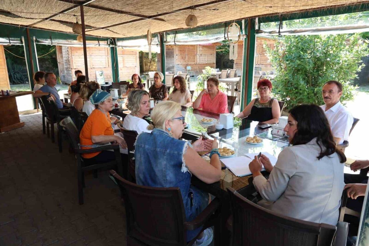 Sinop’ta düzenlenen “Dijital Çağda Turizm ve Kadın Emeği” başlıklı etkinlikte,