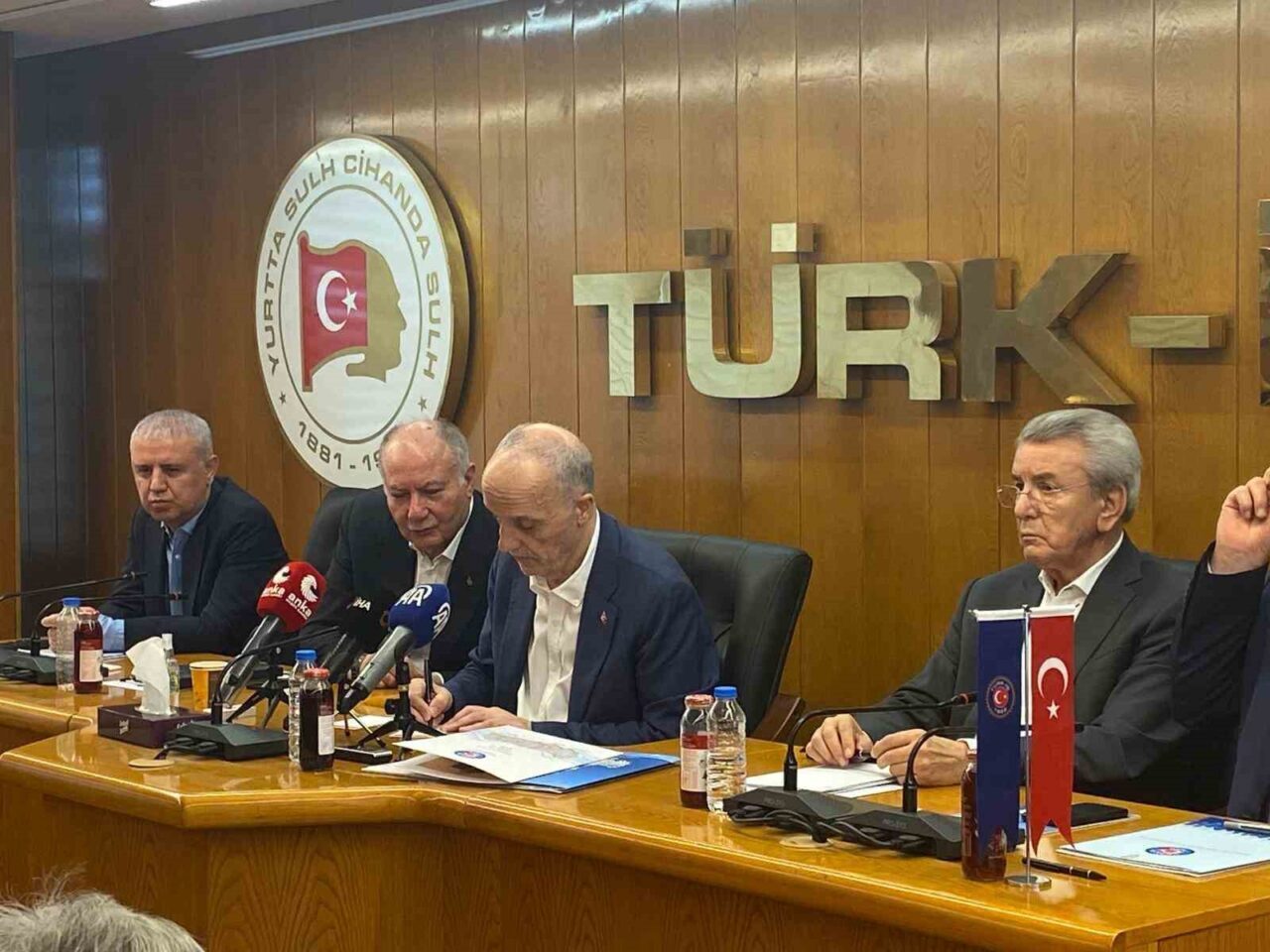 Türkiye İşçi Sendikaları Konfederasyonu (TÜRK-İŞ) Genel Başkanı Ergün Atalay, “Türkiye’nin