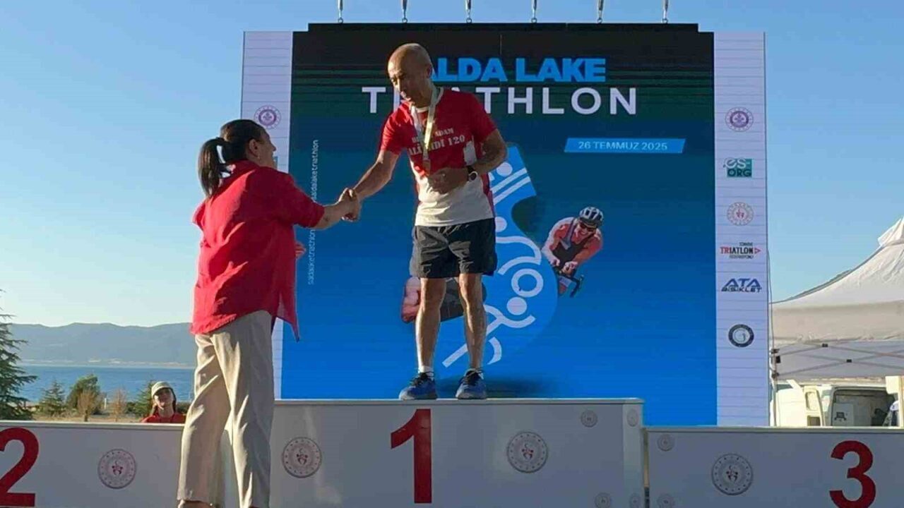 Burdur’un eşsiz güzellikteki Salda Gölü, ilk kez bir triatlon etkinliğine