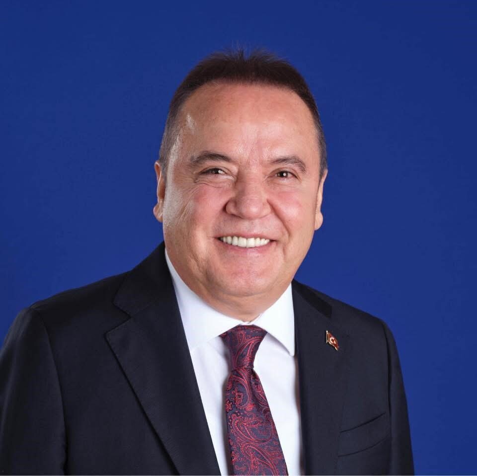 Antalya’da rüşvet soruşturması kapsamında tutuklanan ve görevinden uzaklaştırılan Büyükşehir Belediye