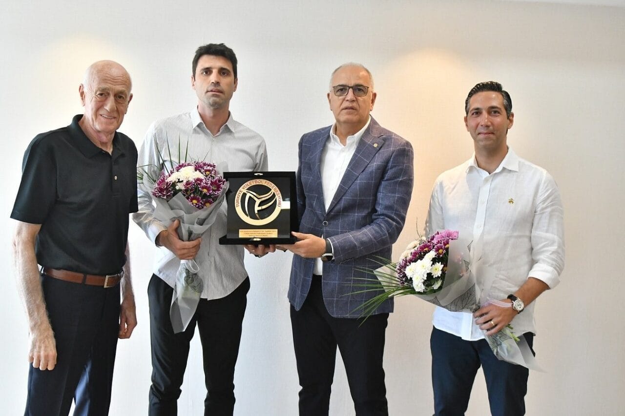 Türkiye Voleybol Federasyonu (TVF) Başkanı Mehmet Akif Üstündağ, A Milli