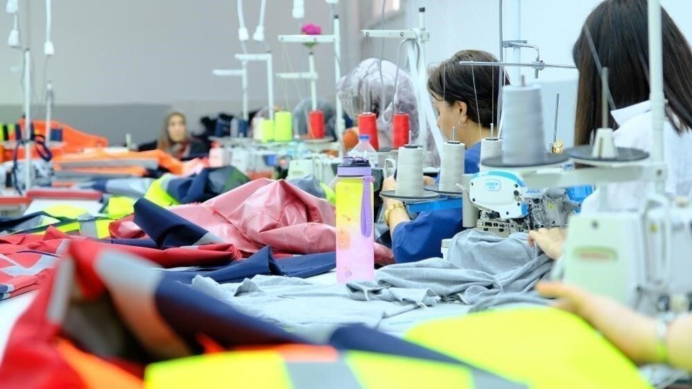 Sanayi, inşaat ve ticaret-hizmet sektörleri toplamında ücretli çalışan sayısı Mayıs