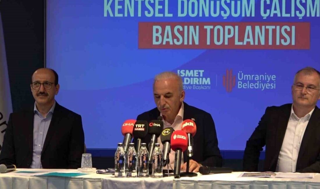Ümraniye Belediye Başkanı İsmet Yıldırım, Topağacı Mahallesi’nde yürütülen kentsel dönüşüm