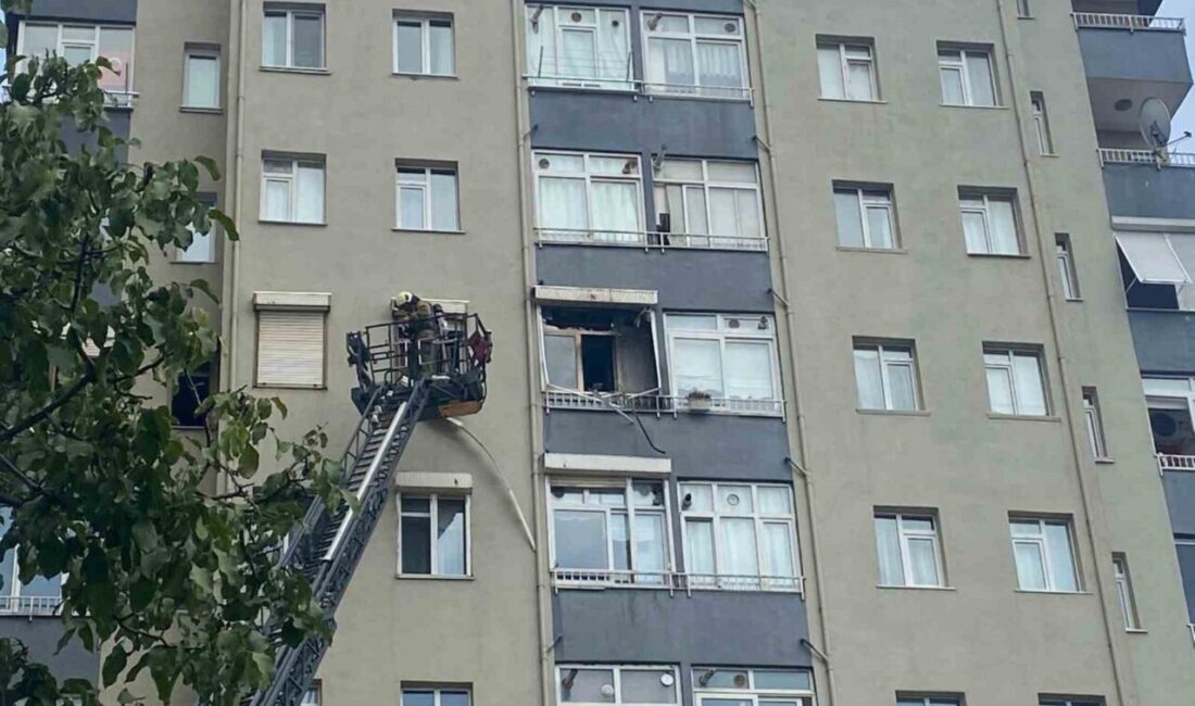 Ümraniye’de 10 katlı binanın yedinci katında çıkan yangında 4 kişi