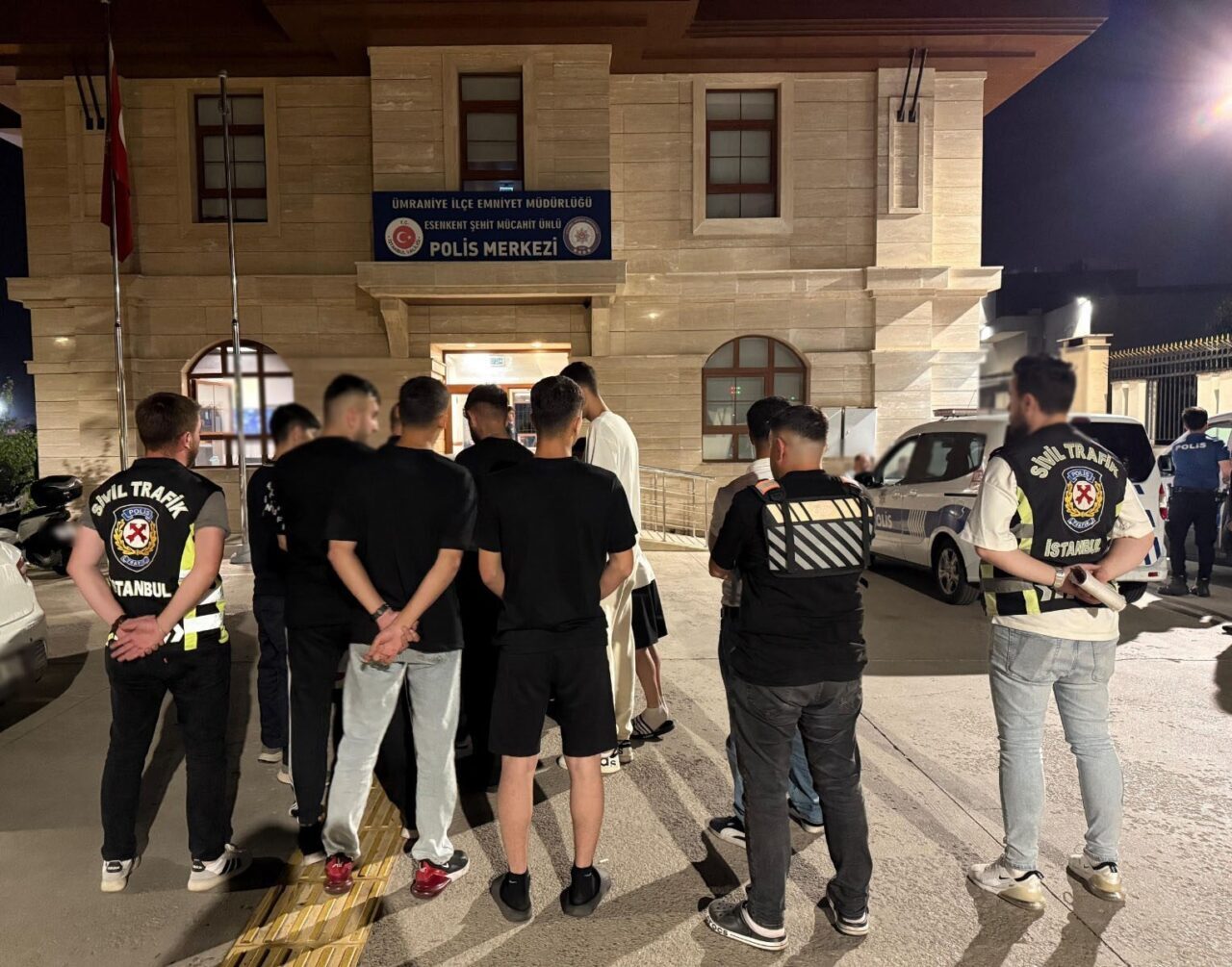 Ümraniye’de alt geçitte konvoy yaparak trafik güvenliğini tehlikeye düşüren 9