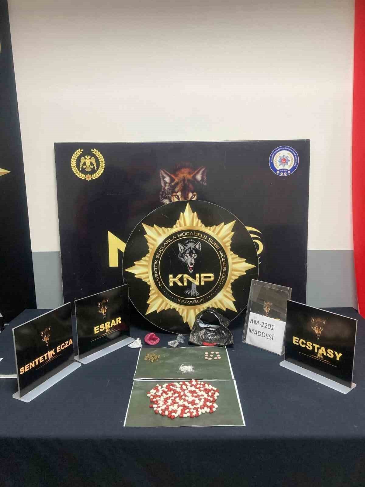 Karabük’te düzenlenen iki ayrı uyuşturucu operasyonunda çeşitli miktarlarda uyuşturucu madde