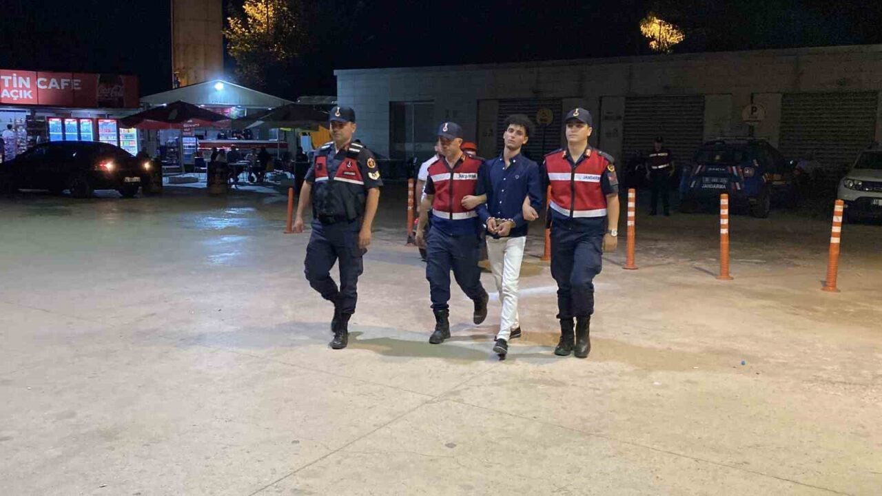 Bursa’nın İnegöl ilçesinde Jandarma komutanlığı ekipleri uyuşturucu hap satışı yapan