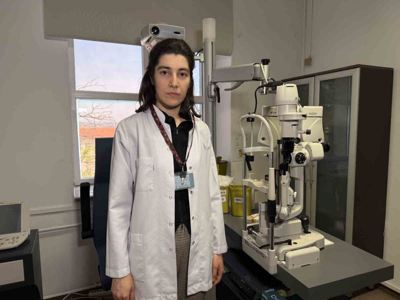 Günümüzde giderek artan ekran bağımlılığının etkili olduğu gözlerde kuruluğa ilişkin