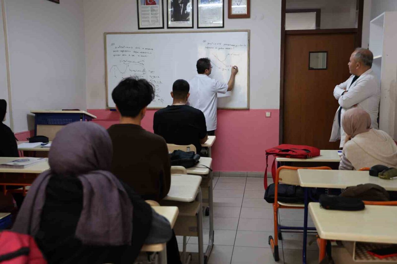 2024-2025 Eğitim Öğretim Yılı yaz tatili devam ederken, uzmanlar, hem