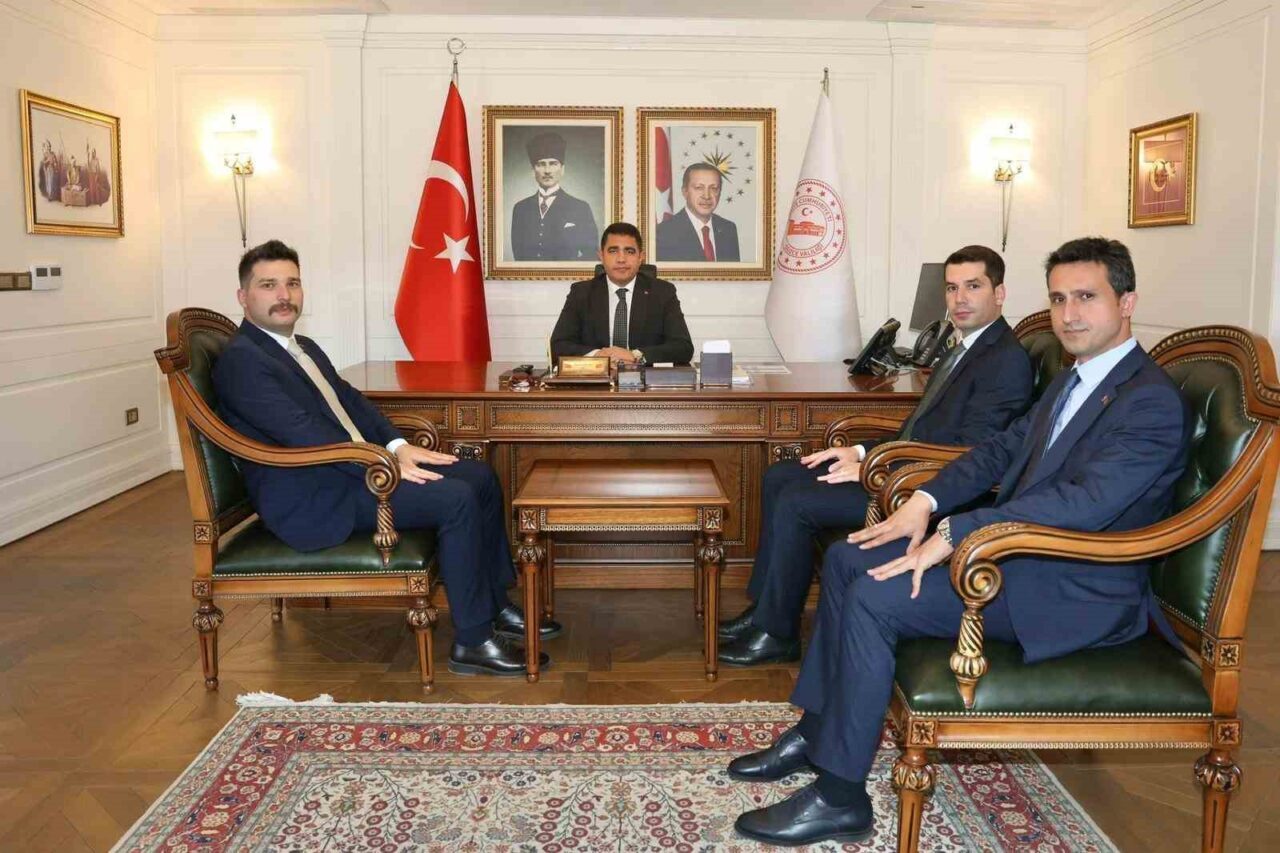 Düzce(İHA) – Düzce’ye 111. dönemde atanan kaymakam adayları Düzce Valisi