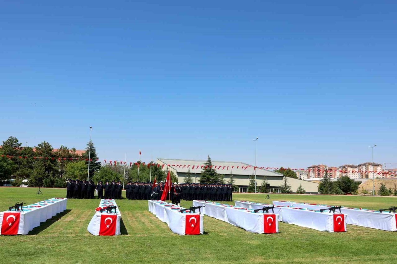 Kayseri Valisi Gökmen Çiçek, 31’inci Dönem Polis Meslek Eğitim Merkezi