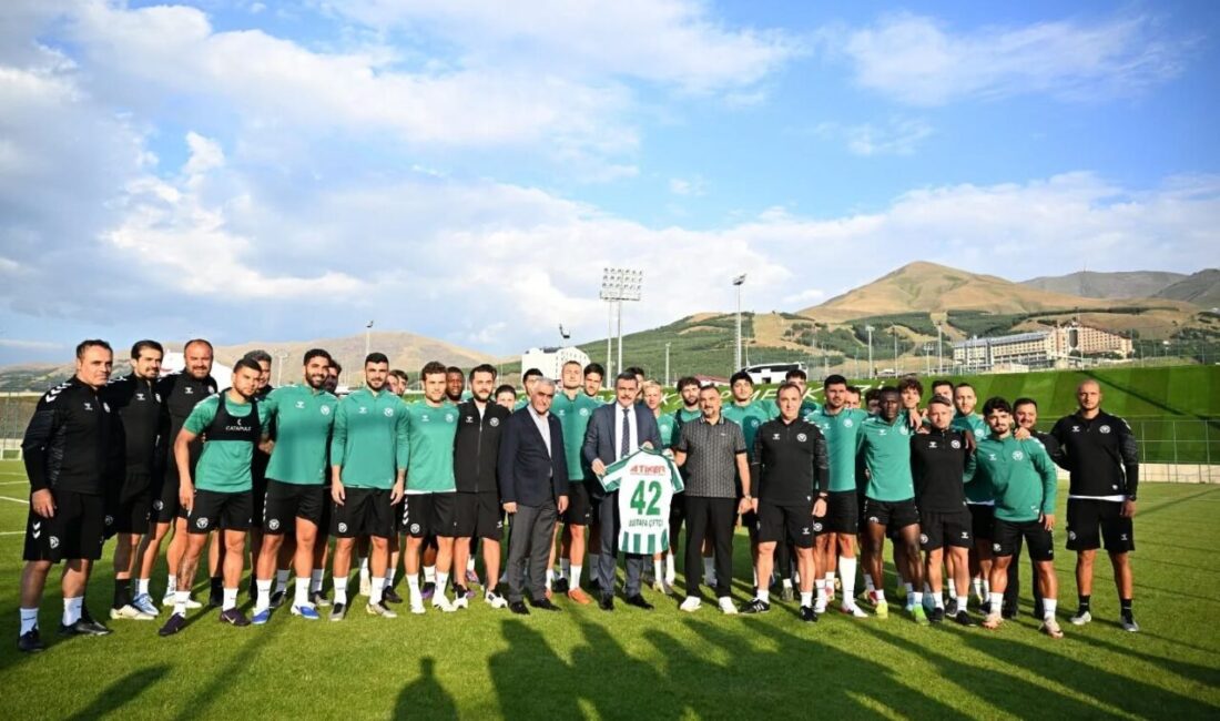 Erzurum Valisi Mustafa Çiftçi, yeni sezon hazırlıklarını Palandöken Dağı eteklerindeki