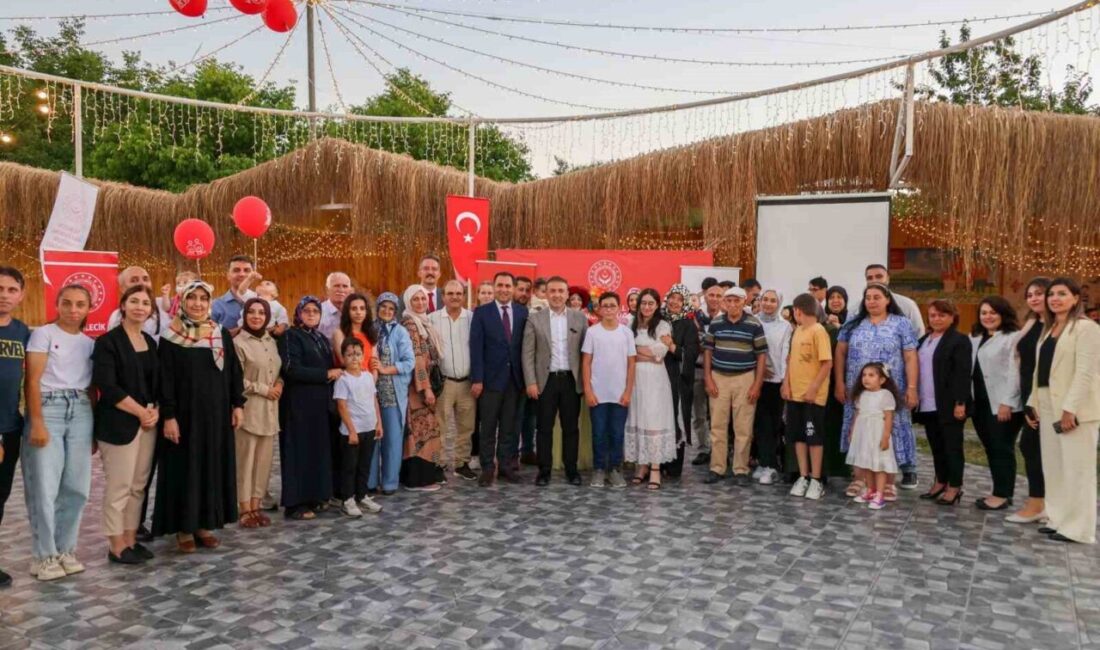 Vali Faik Oktay Sözer, koruyucu aileler ve evlatlarıyla bir araya