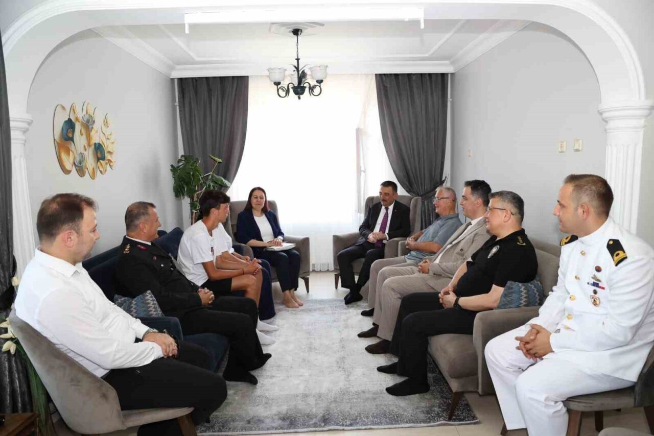 Zonguldak Valisi Osman Hacıbektaşoğlu, 1994 yılında Bitlis’in Tatvan ilçesinde şehit