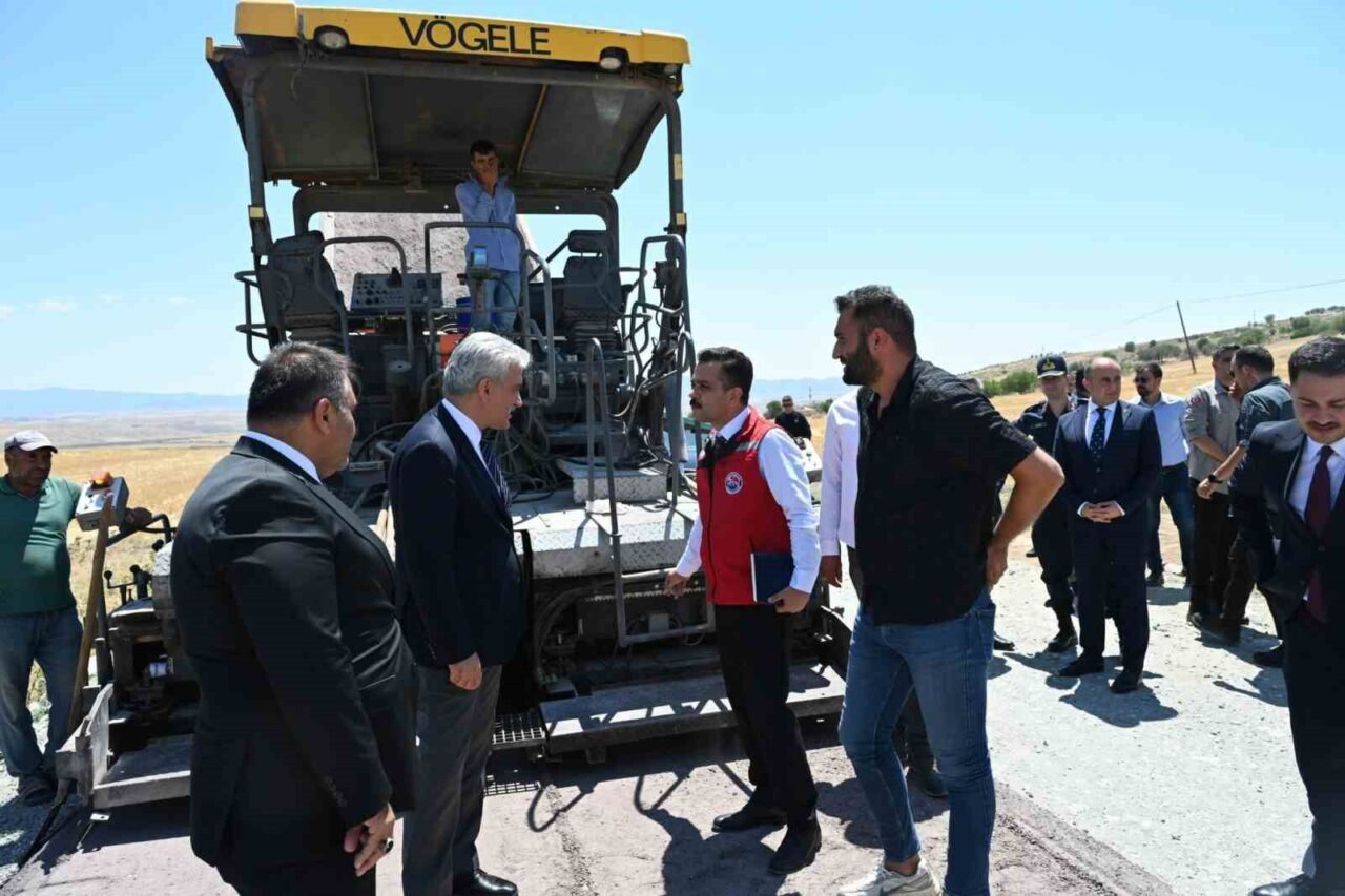 Kırıkkale Valisi Mehmet Makas, Delice ilçesinde şehit ailesini ziyaret etti,