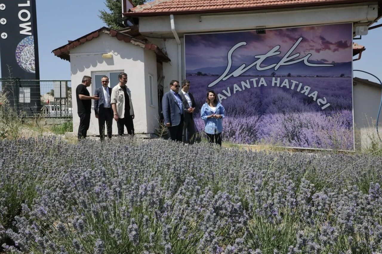 Kütahya Valisi Musa Işın, Kültür ve Turizm Bakanlığı Çini Sanatçısı