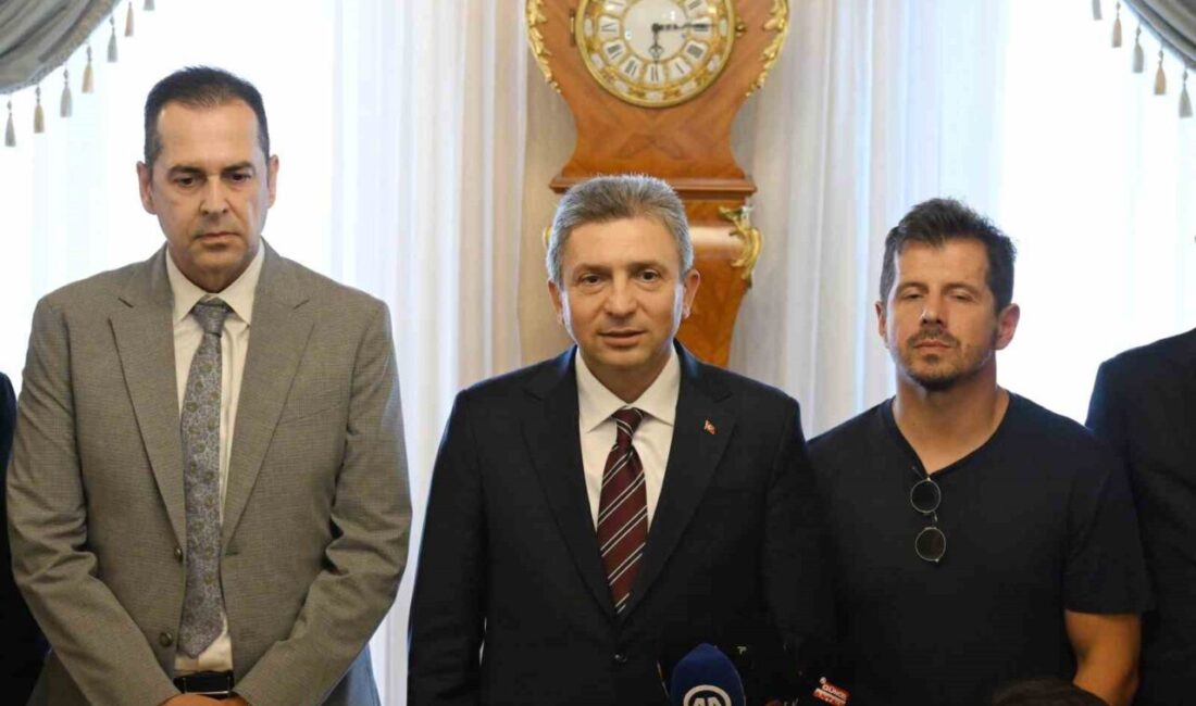 Antalyaspor Valisi Hulusi Şahin, Antalyaspor’un her aşamada yanında olacaklarını söyledi.