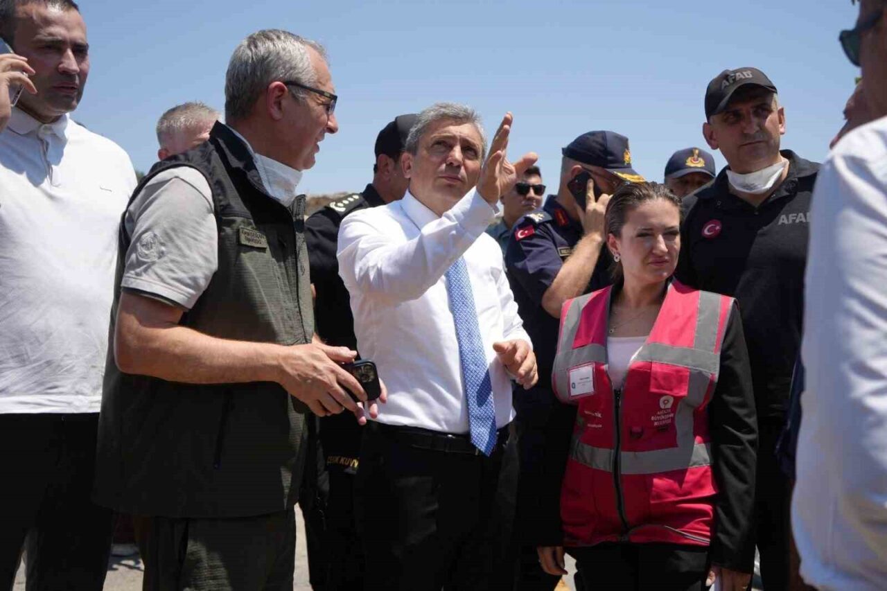 Antalya’nın Aksu, Muratpaşa, Manavgat ve Gazipaşa ilçelerinde ormanlık alanlarda çıkan