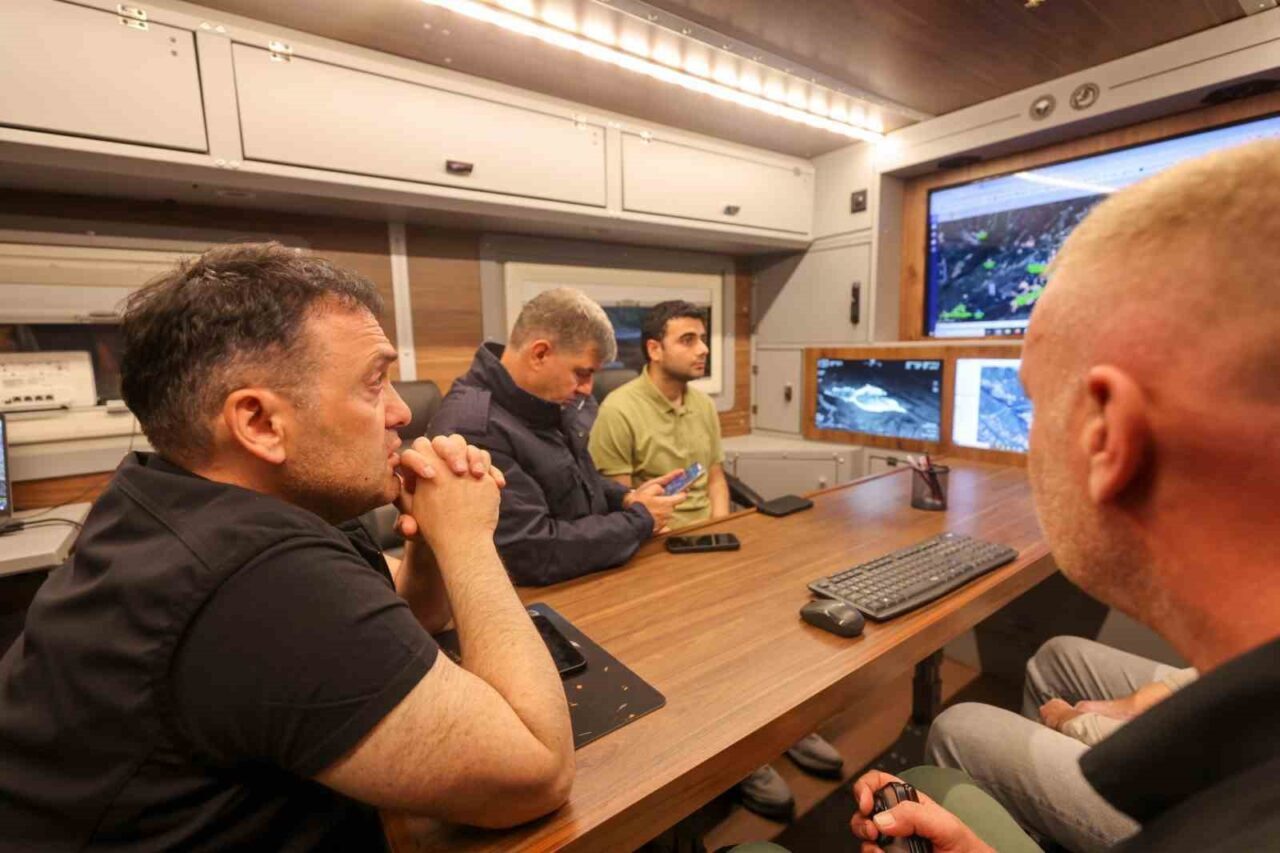 Sakarya’nın Geyve ilçesinde başlayan orman yangını Bilecik’in Osmaneli ilçesine ulaşan