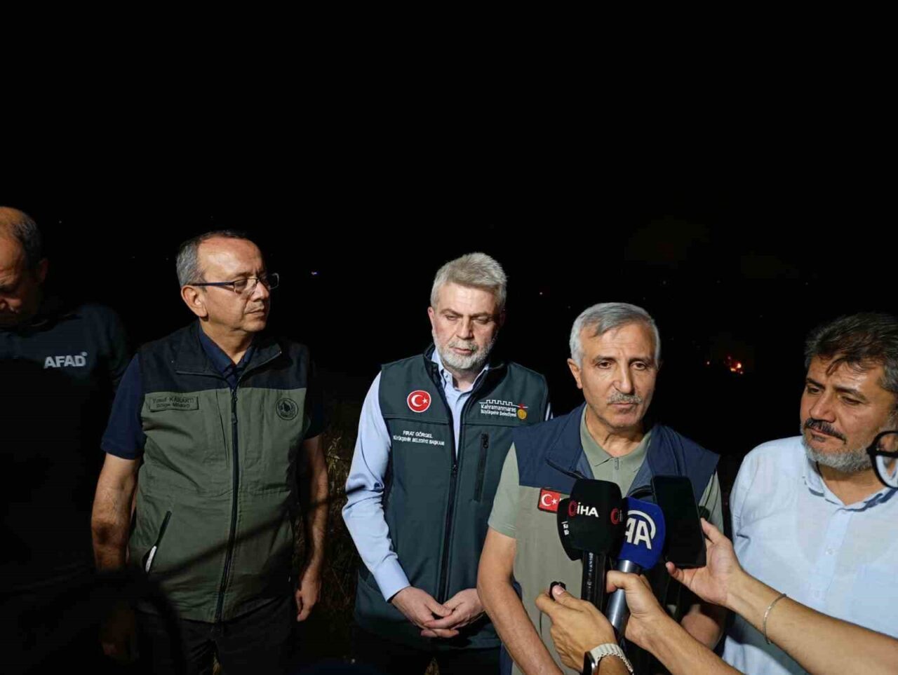 Kahramanmaraş Valisi Mükerrem Ünlüer, Onikişubat ilçesineki orman yangıyla ilgili, “Yoğun