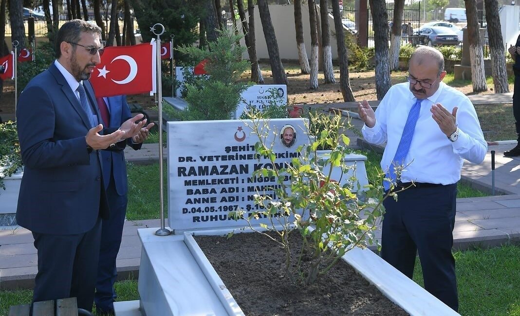 Balıkesir Valisi İsmail Ustaoğlu, 15 Temmuz darbe girişiminde şehit düşen
