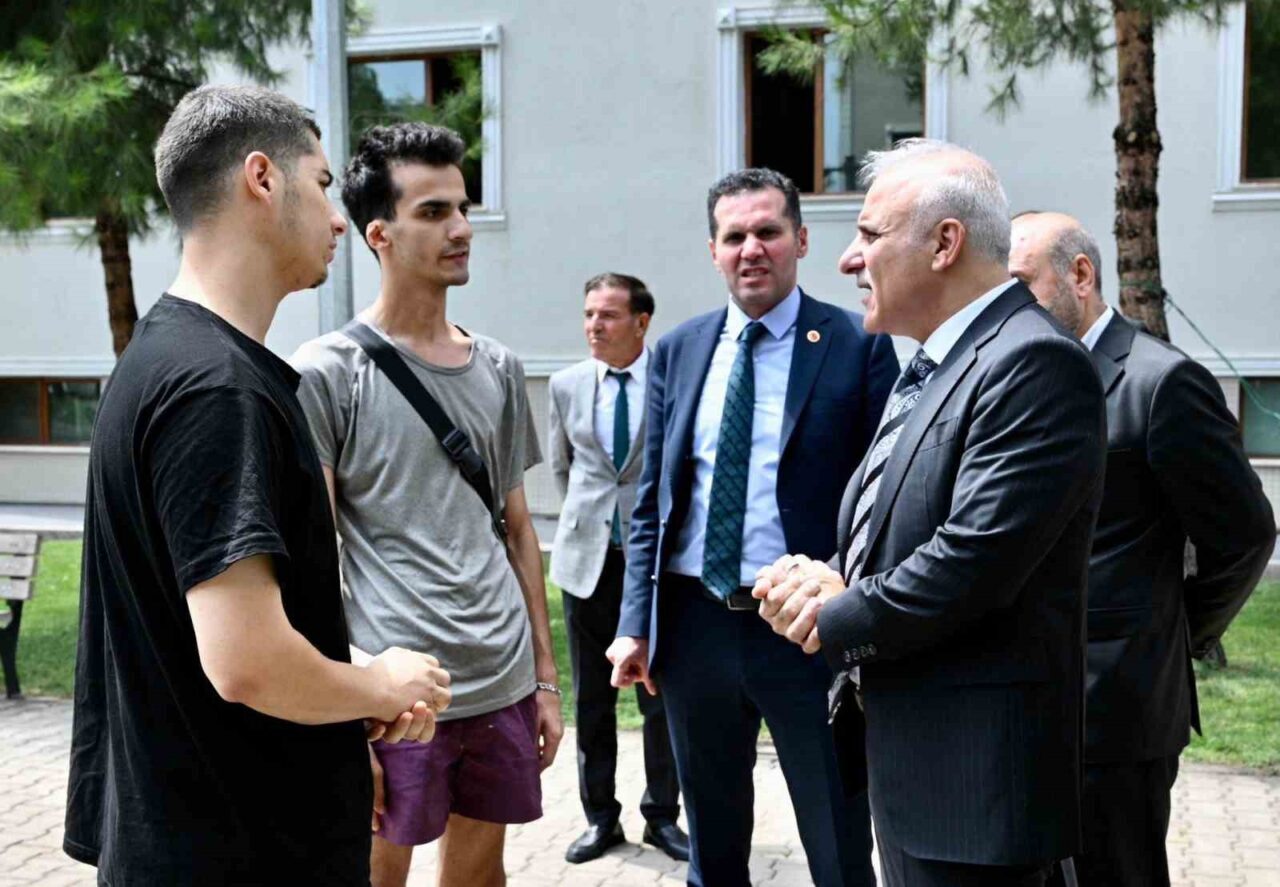 Diyarbakır Valisi Murat Zorluoğlu 2025-2026 eğitim-öğretim yılı öncesinde kentteki yükseköğretim