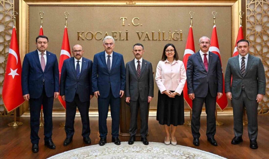 Bilecik Valisi Faik Oktay Sözer, Kocaeli’nde düzenlenen 10’uncu Bölge Düzensiz