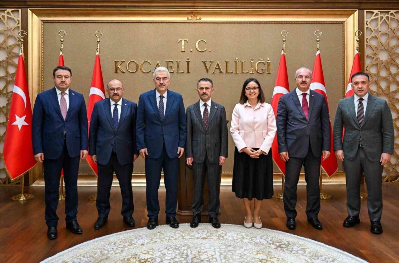 Bilecik Valisi Faik Oktay Sözer, Kocaeli’nde düzenlenen 10’uncu Bölge Düzensiz