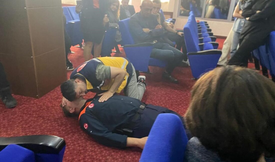 Ardahan AFAD ekipleri muhtemel bir yangın anında yapılması gerekenlerle ilgili