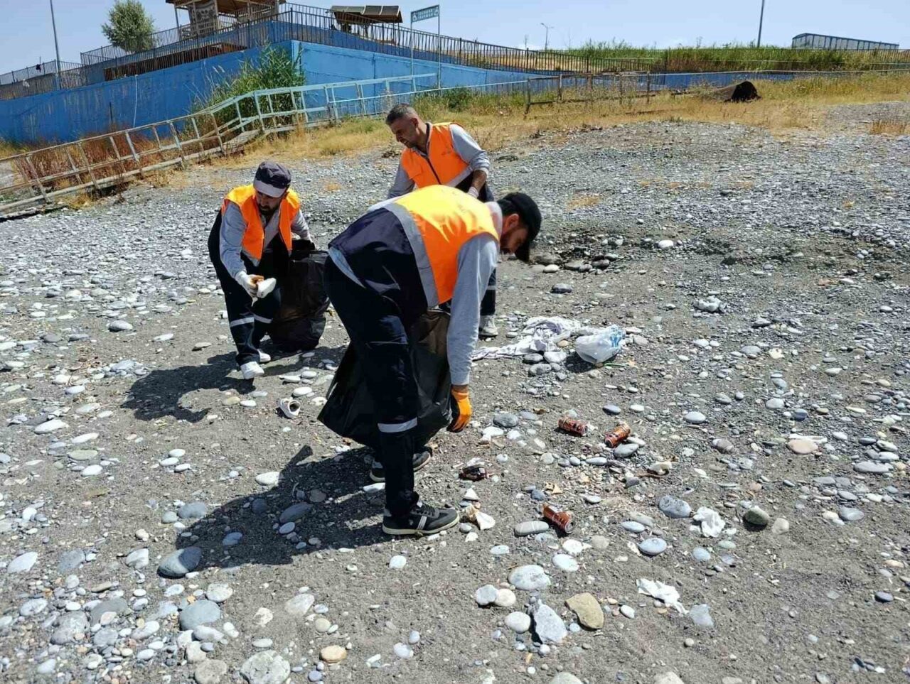 Van Büyükşehir Belediyesi, Tuşba ilçesindeki Mavi Bayraklı Halk Plajı başta