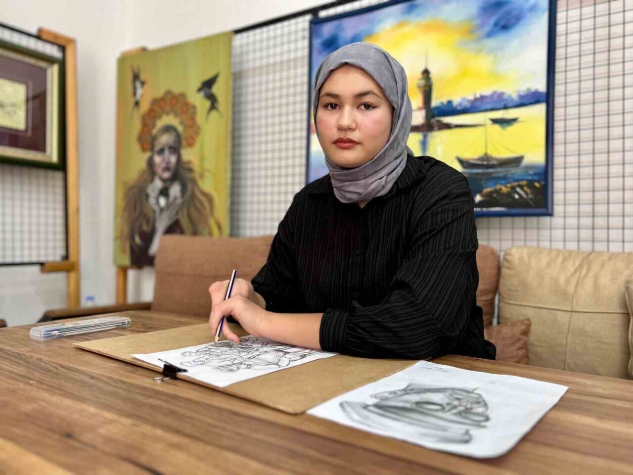 Van’da yaşayan 17 yaşındaki Melek Gül Uçar, doğuştan bedensel engeline