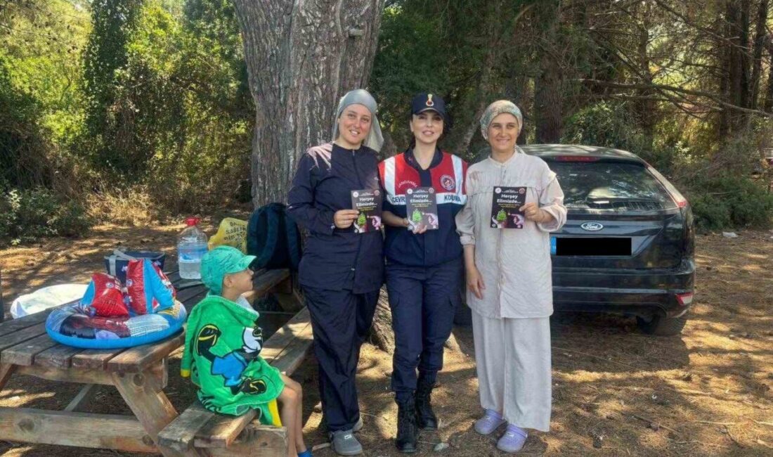 Aydın’ın Kuşadası ilçesinde vatandaşlar yükselen hava sıcaklıkları ile birlikte artan