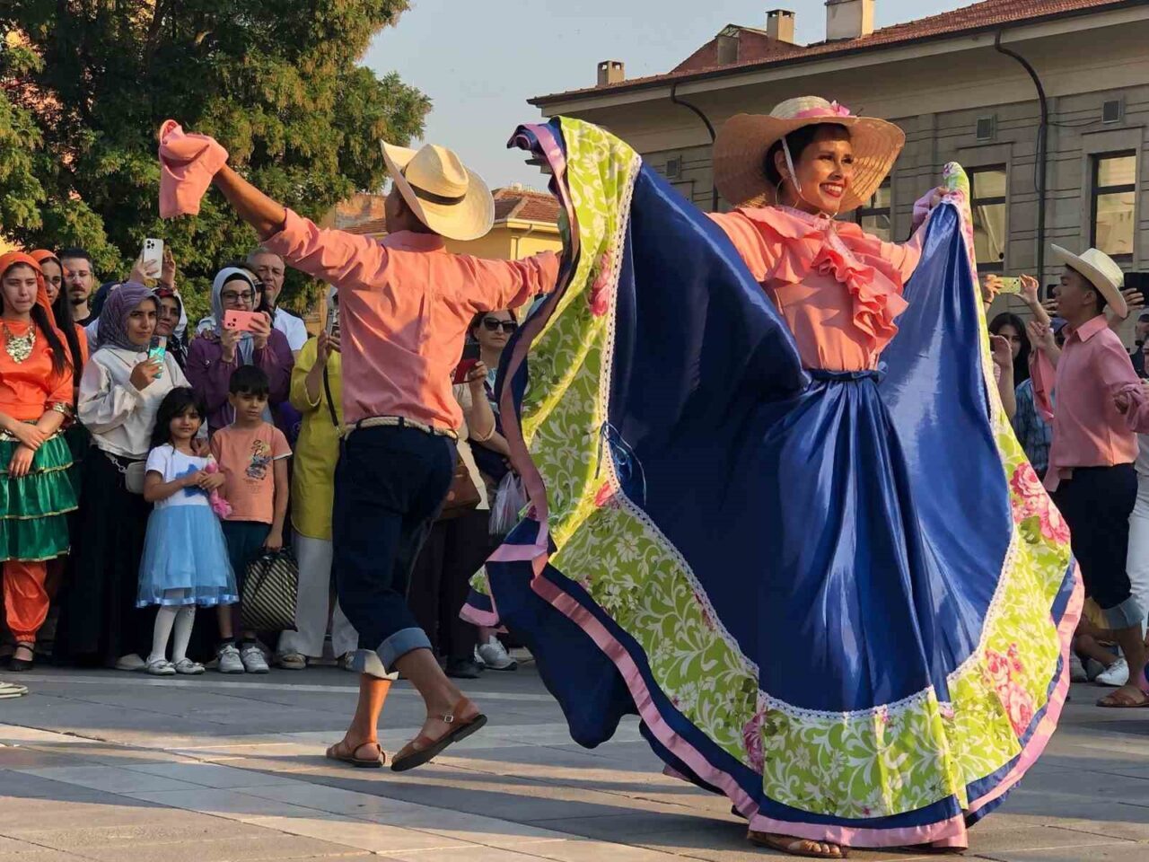 Eskişehir’de Sivrihisar Belediyesi’nin düzenlediği program kapsamında 6 farklı ülkeden gelen