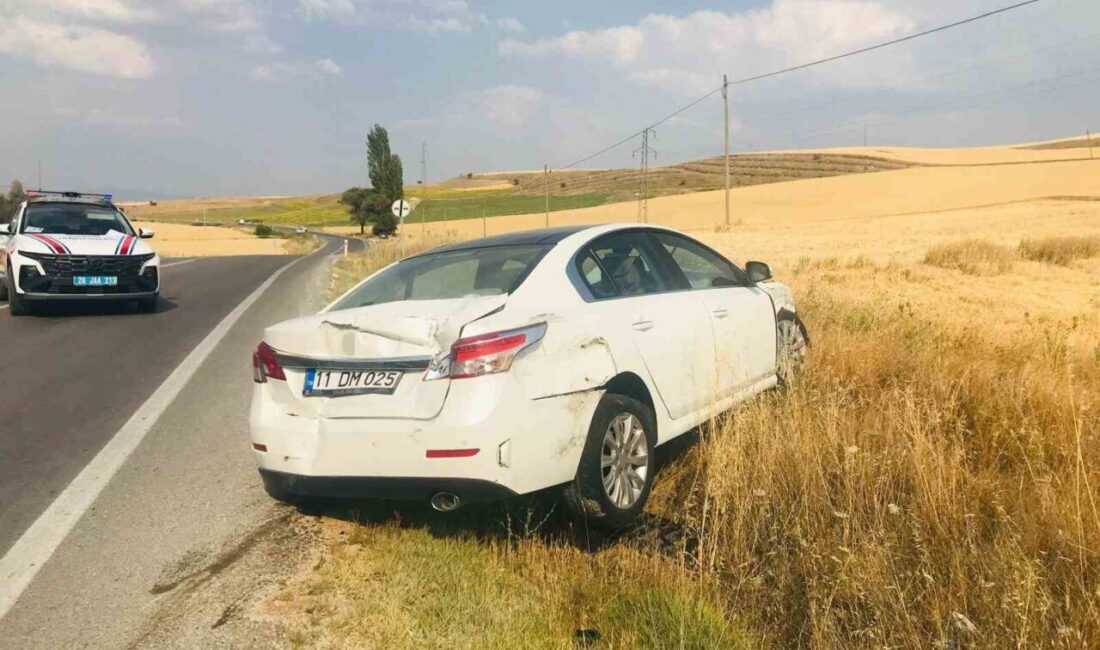 Eskişehir’de viraja hızlı giren otomobil, karşı yönden gelen çekiciye takılı