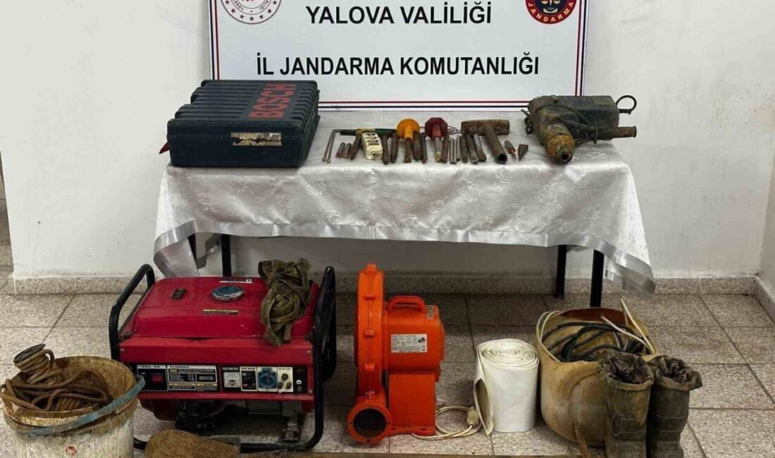 Yalova’da kaçak kazı yapan 1’i Fas uyruklu 3 şüpheli jandarma