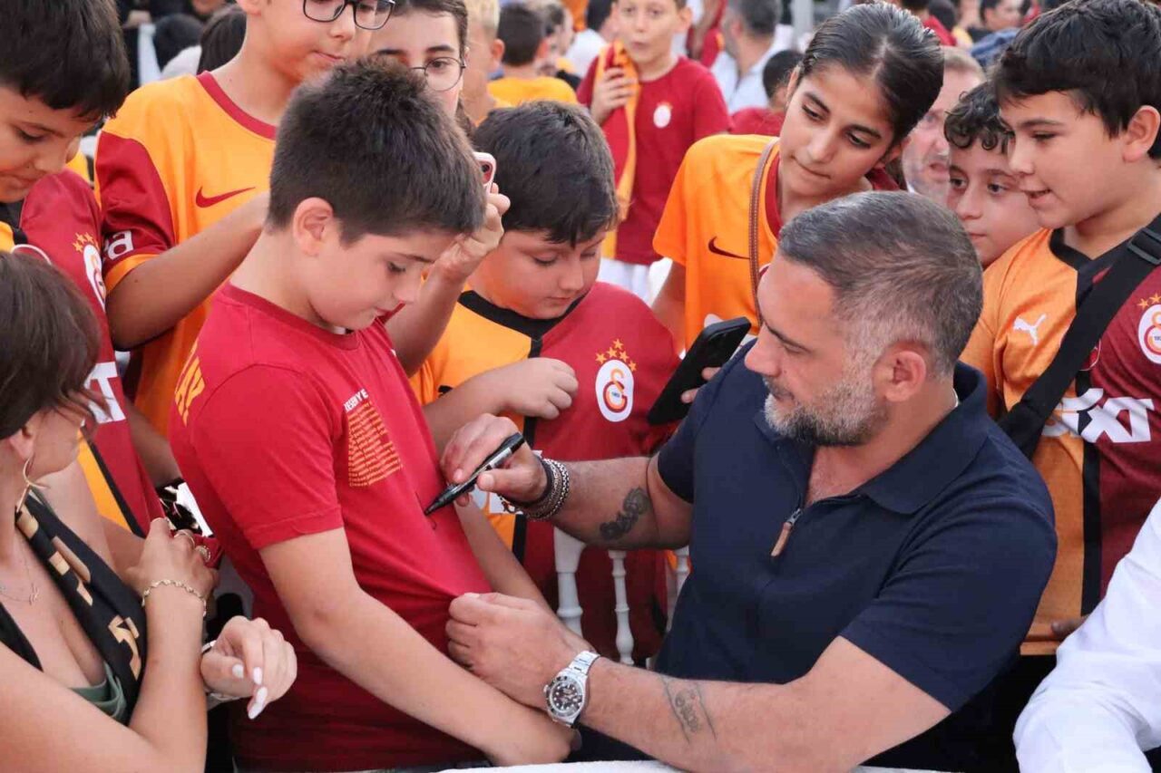 Yalova Galatasaray Taraftarları Derneği’nin düzenlediği gecede, Süper Lig Kupası ve