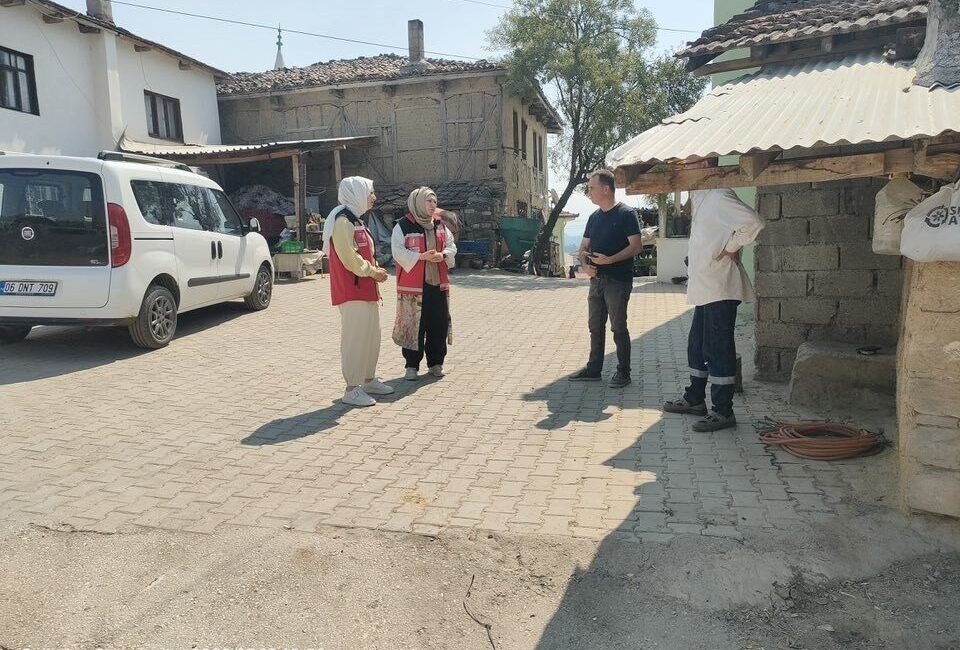 Bilecik’te yaşanan orman yangınlarının ardından, Aile ve Sosyal Hizmetler İl